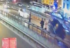 Avcılar'da arıza nedeniyle duran araca alkollü sürücünün kullandığı otomobil çarptı; 1'i ağır 4 yaralı