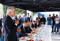 Bakan Uraloğlu memleketi Trabzon'da vatandaşlarla bayramlaştı