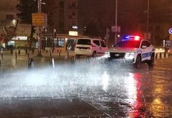 İzmir’de kısa süreli sağanak yağış etkili oldu