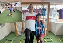 Oğlunun hayali için evinin balkonunun mini futbol sahasına çevirdi