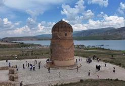 12 bin yıllık geçmişe sahip Hasankeyf'te bayram yoğunluğu