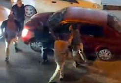 Avcılar’da tekme ve yumruklu 'yol verme' kavgasını gülerek cep telefonu kamerasıyla kaydetti