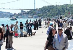Kurban Bayramı'nın son gününde sıcak havayı fırsat bilenler sahillere akın etti