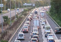 Anadolu Otoyolu Düzce geçişinde trafik durma noktasında