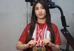 Türkiye Bilek Güreşi Şampiyonu Sümeyye, gözünü Avrupa'daki madalyalara dikti