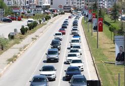 Afyonkarahisar-Antalya kara yolunda 'tatil dönüşü' yoğunluğu