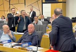 Afyonkarahisar Belediyesi'nde gergin meclis; üyeler arasında tartışma