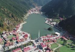 Uzungöl'de yaz manzarası; güneşi gören akın etti