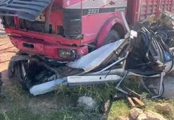 Otomobil, kamyonun altına girdi; 2 ölü, 1 ağır yaralı