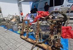 Mudanya’da denizden 2,5 ton atık çıkarıldı