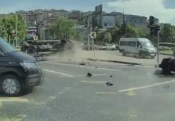 Kağıthane’de 4 kişinin yaralandığı ambulans kazası kamerada