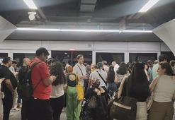 Mahmutbey Metro Hattı'nda teknik arıza; istasyonlarda yoğunluk oluştu