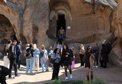 Kapadokya'nın en büyük katedralinde turist yoğunluğu
