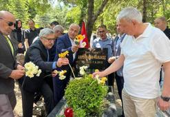 Şair ve yazar Abdurrahim Karakoç, vefatının 14'üncü yıl dönümünde kabri başında anıldı