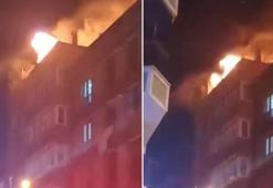 Esenyurt’ta 4 katlı binanın çatısı alev alev yandı