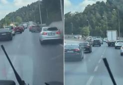 Maltepe'de trafikte kalan ambulansa fermuar yöntemiyle yol verdiler