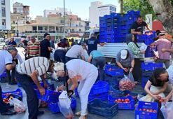Alıcı bulamadığı 4 ton domatesi ücretsiz dağıttı