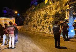 Tavan sıvaları düşen evdeki 5 kişi tahliye edildi