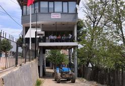 Altından yol geçen mahalle konağı farklı mimari yapısıyla ilgi görüyor