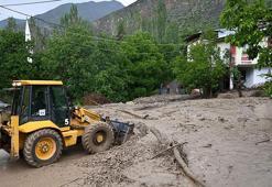 Erzurum'da heyelan; yollar ulaşıma kapandı
