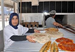 Anne, oğlu için açtığı fırında çalışmaya başladı