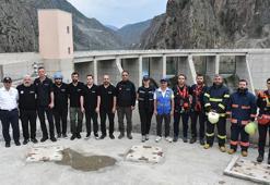 Artvin Barajı’nda tatbikat; türbinde mahsur kalan personel kurtarıldı