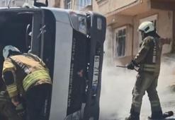 Sultangazi'de rampada kayan kamyonet, park halindeki otomobilin üzerine devrildi