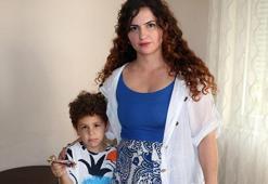 Kekin içindeki nem tutucu maddeyi çikolata sosu zannedip yiyince zehirlendi