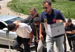 Otomobilin vites körüğünde uyuşturucu sevkiyatı; 2 tutuklama