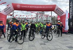 Samsun'da milli maç sonrası sağlıklı yaşam için pedal çevirdiler