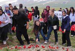 Öğrenciler, ecdadı için Allahuekber Şehitliği’ne yürüdü
