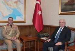 Bakan Güler, Irak'ın Ankara Askeri Ateşesi Tümgeneral Khalil ile görüştü