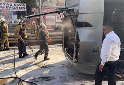 Avcılar'da metrobüsün motor kısmında çıkan yangın söndürüldü