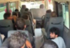 Hatay’da 24 kaçak göçmen yakalandı, 2 organizatör tutuklandı