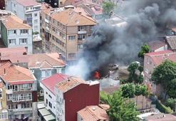 Fatih'te motosiklet tamirhanesinde çıkan yangın söndürüldü