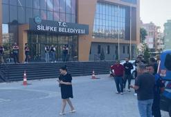 Mersin'de Silifke Belediyesi'ne operasyon: 18 gözaltı