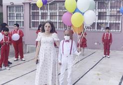 İlik nakli süreci başarılı geçen lösemili Kadir, okulunda yüzlerce balonla karşılandı