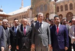 Bakan Memişoğlu, Emevi Camii'nde cuma namazını kıldı