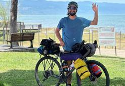 Dağda bacakları kırılan Yeni Zelandalı kayak devriyesi, tedavi sonrası bisikletle Özbekistan'a kadar pedal basıyor
