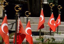 Edirnekapı Şehitliği'nde buruk babalar günü