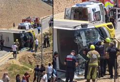 Çocuğa çarpmamak için şoförünün manevra yaptığı özel halk otobüsü devrildi