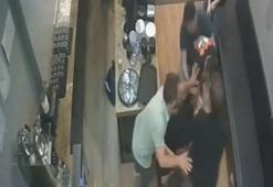 Kadıköy’de kafe çalışanına saldıran kişi kamerada