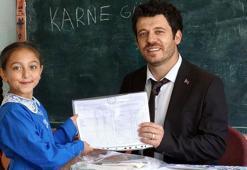 Okulun tek öğrencisi İlayda’nın karne sevinci