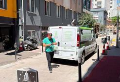 Aparttaki odasında ölü bulundu