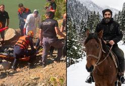 Dereye düşen kamyonette kaybolan oğlunun cansız bedenine ulaşıldı; baba aranıyor