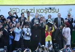 Ünlüler, Hipodrom.com locasında 100'üncü Gazi Koşusu heyecanını yaşadı