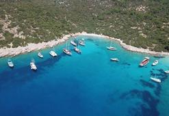 Bodrum'un mavi koylarına turist ilgisi; lüks teknelerin haftalık kirası 7 bin avrodan başlıyor