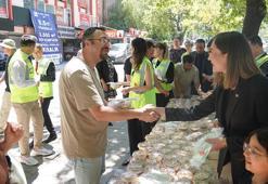 Alevi-Bektaşi Kültür ve Cemevi Başkanlığı'ndan 3 bin kişilik aşure ikramı