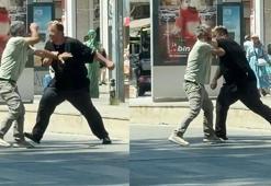 Antalya'da tarihi kapı önünde taşlı ve delici aletli kavga