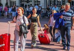 Antalya'ya 6 ayda hava yoluyla 5 milyon 574 bin 375 turist geldi